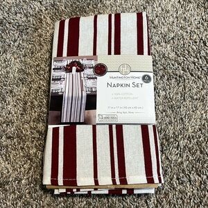 Huntington Home 6 Piece Red‎ & White 100% Cotton Holiday Reusable Napkins NWT